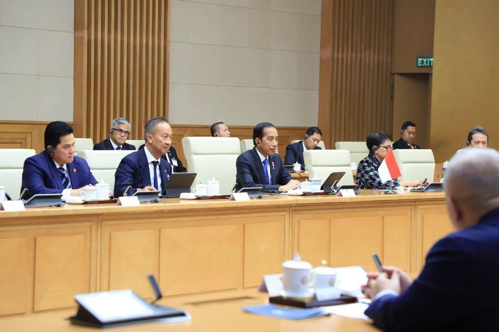 Menperin mendampingi Presiden Jokowi dalam pertemuan bilateral dengan Presiden Vietnam Vo Van Thuong