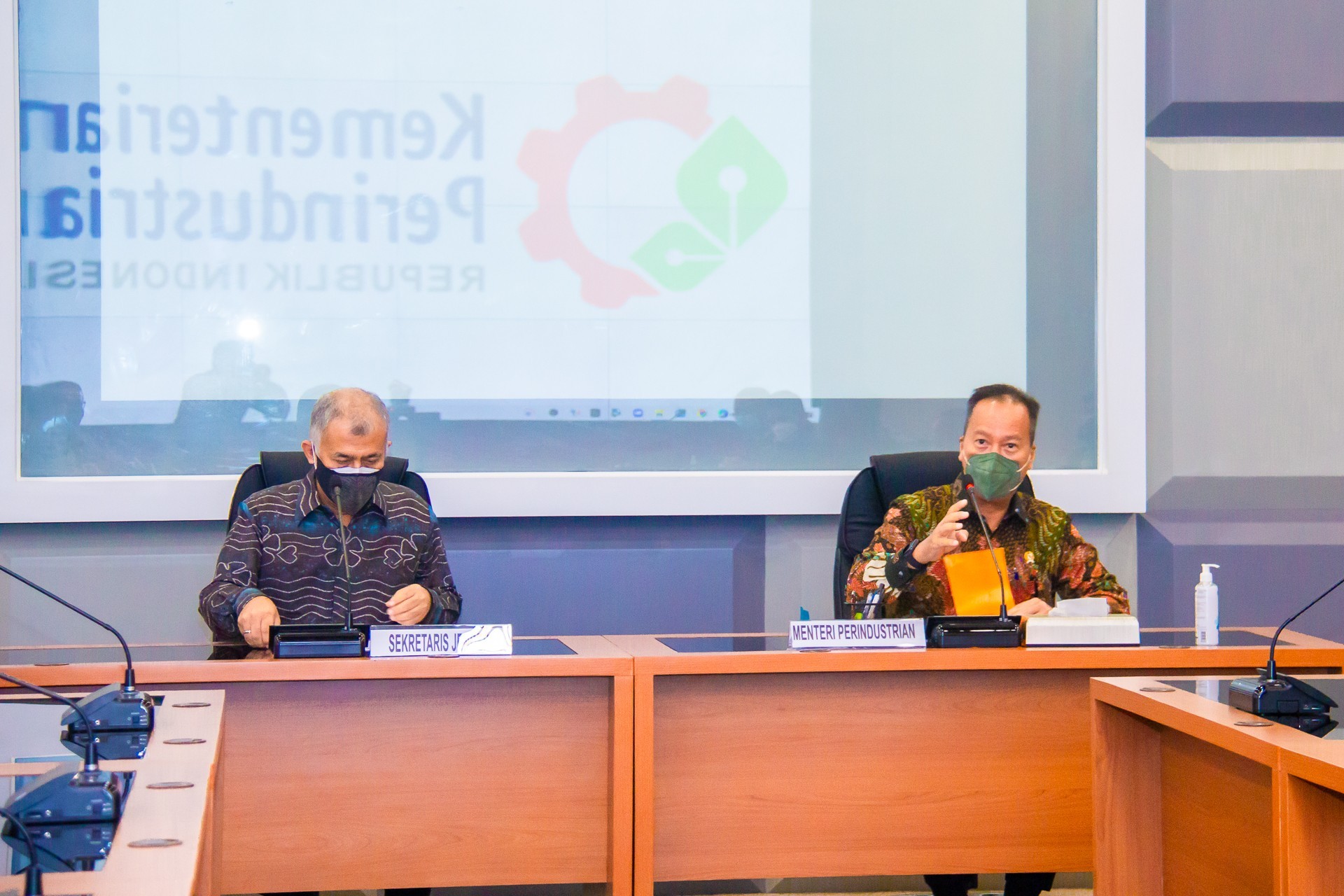 Lantik 9 Pejabat Eselon II, Menperin: Kita Harus Selangkah Lebih Cepat