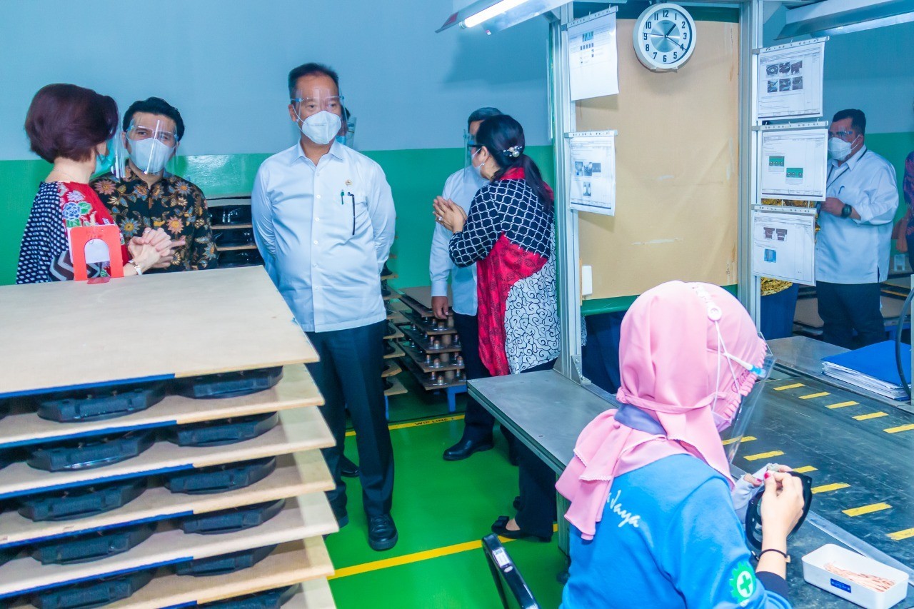 Menperin Apresiasi Perusahaan Elektronik di Surabaya Pasok Speaker Mobil Mewah