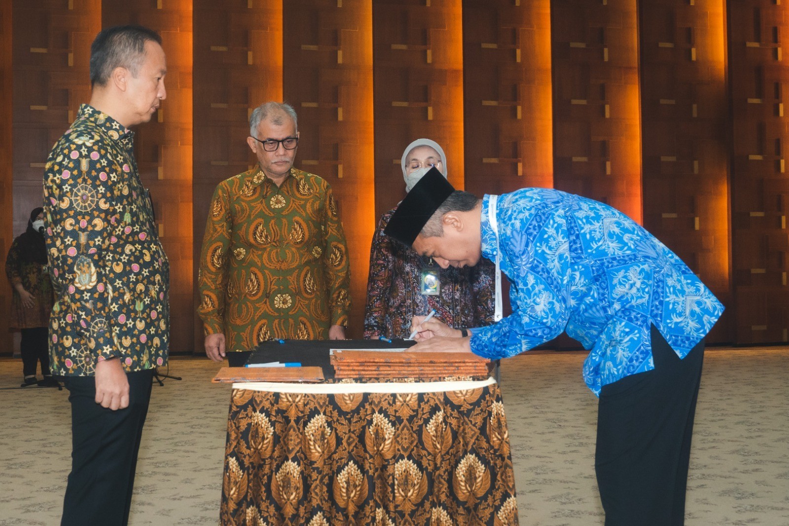 Lantik Tujuh Pejabat Eselon II, Ini Pesan Khusus Menperin Agus