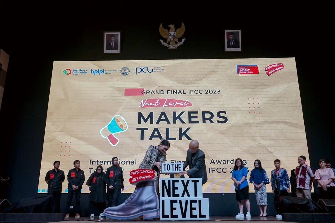 Kampanye Indonesia Melangkah Genjot Kemampuan IKM Alas Kaki