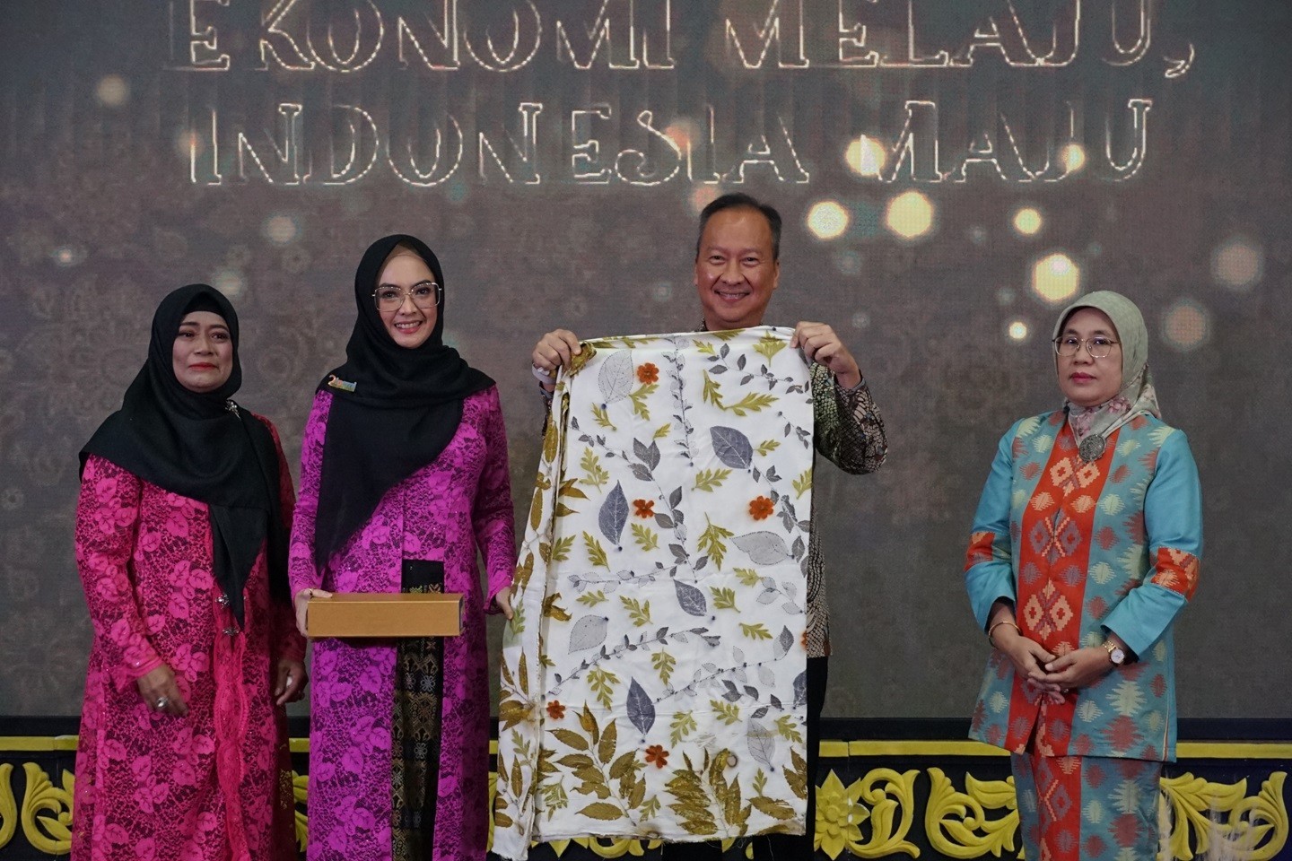 Menperin Dukung Peran Perempuan Sebagai Wirausaha Industri